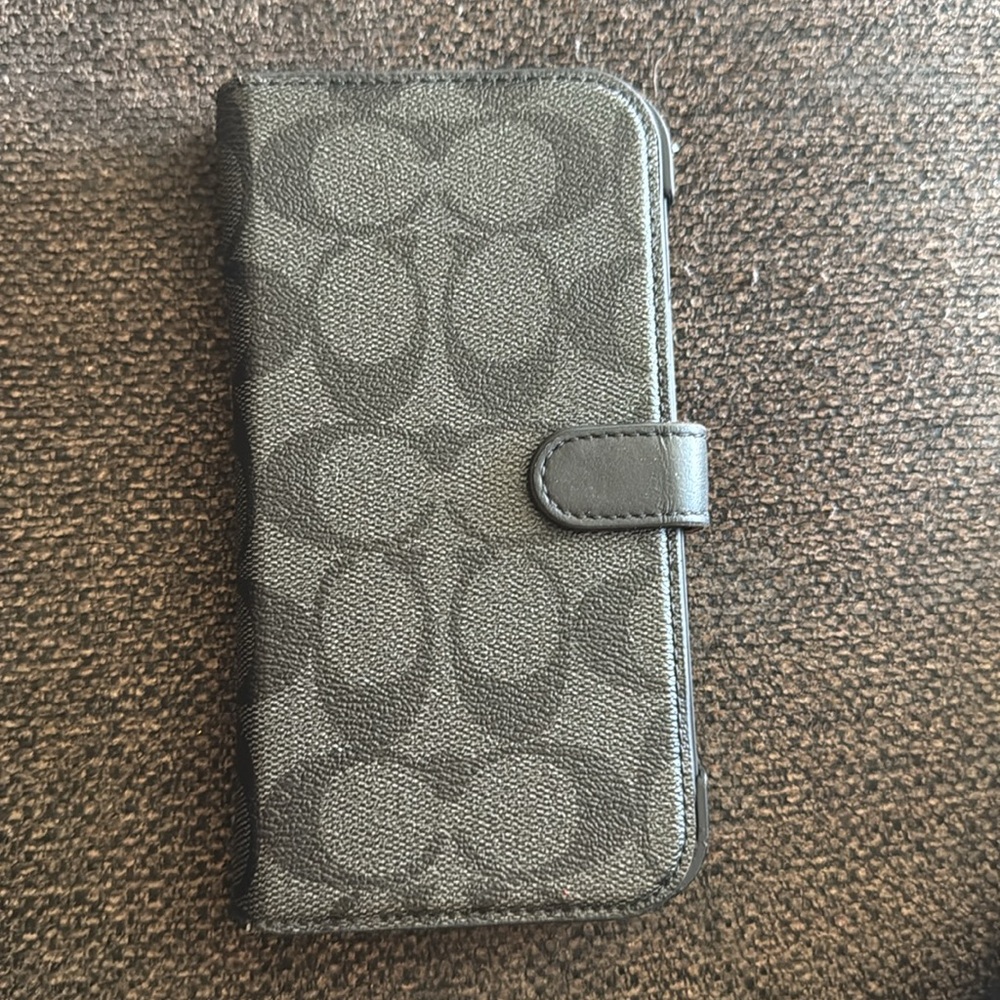 iPhone 15 Max Pro Coach bifold case/Wallet - Picture 3 of 6